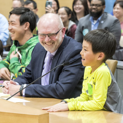 Senator Roger Chamberlain with students