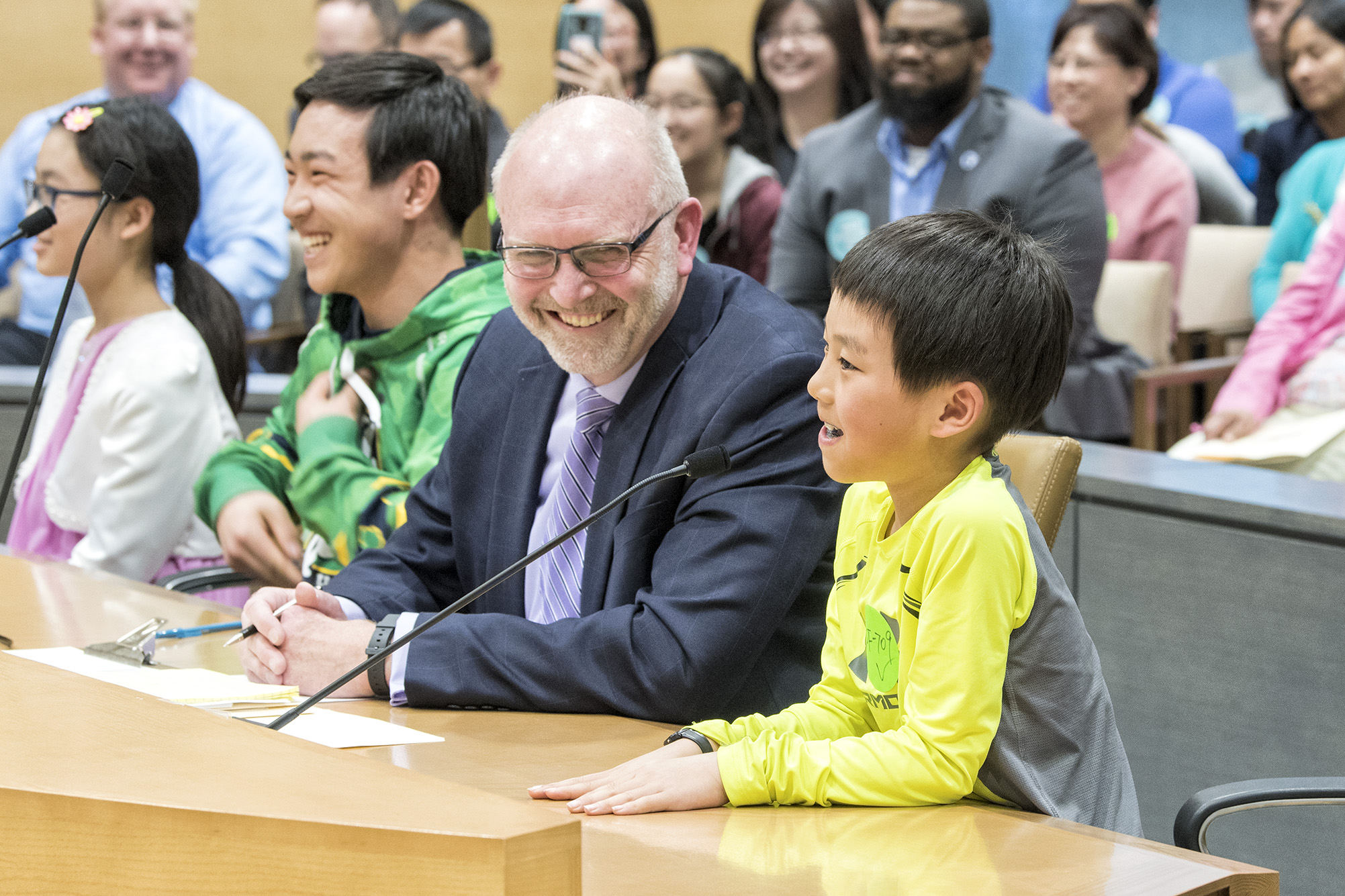 Senator Roger Chamberlain with students